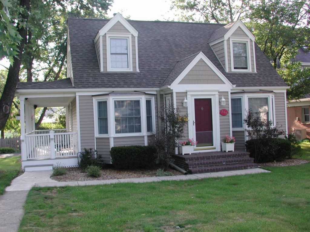 vinyl siding on a cape style home